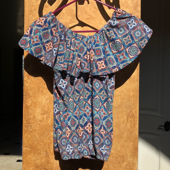 Tribal boho design off the shoulder top - Picture 3 of 3